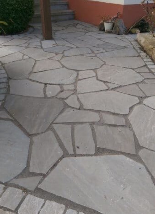 Crazy paving (York Stone)