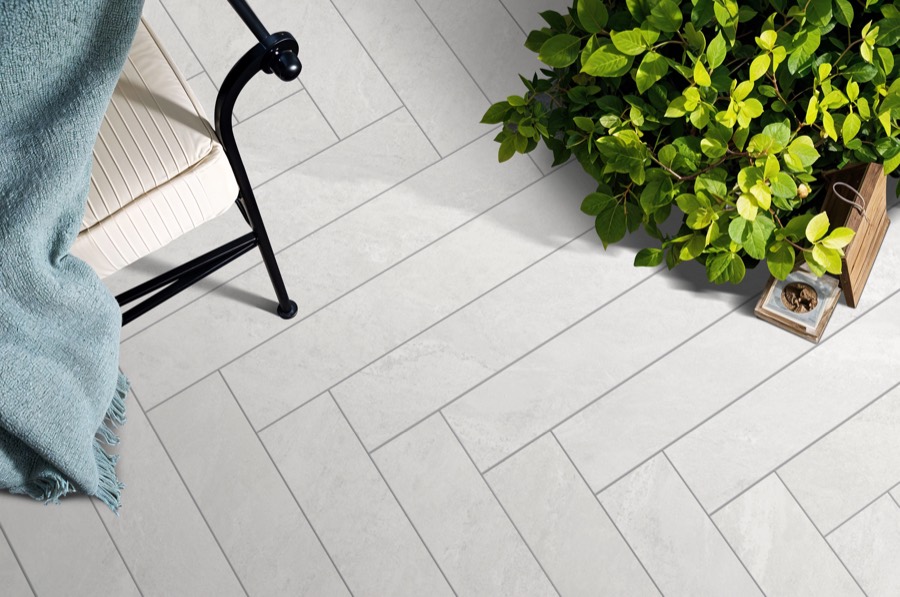 Border Tile 900x150x20mm Himalayan White